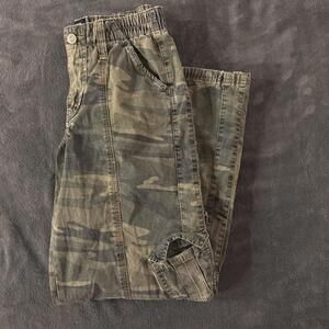 BDG Camo Y2K Low Rise Cargo Pants Size Small
